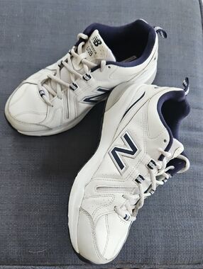 New Balance 608 White and Navy Leather Tennis Shoes 8.5 4E
